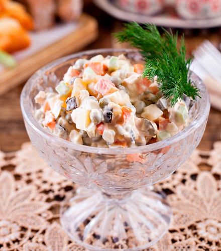 Салат «Столичный» с курочкой