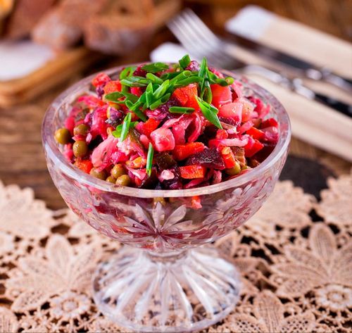 Винегрет с запечённой свёклой и квашеной капустой из бочки