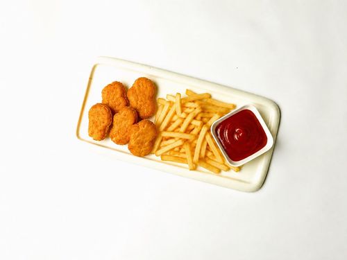 Куриные наггетсы с фри